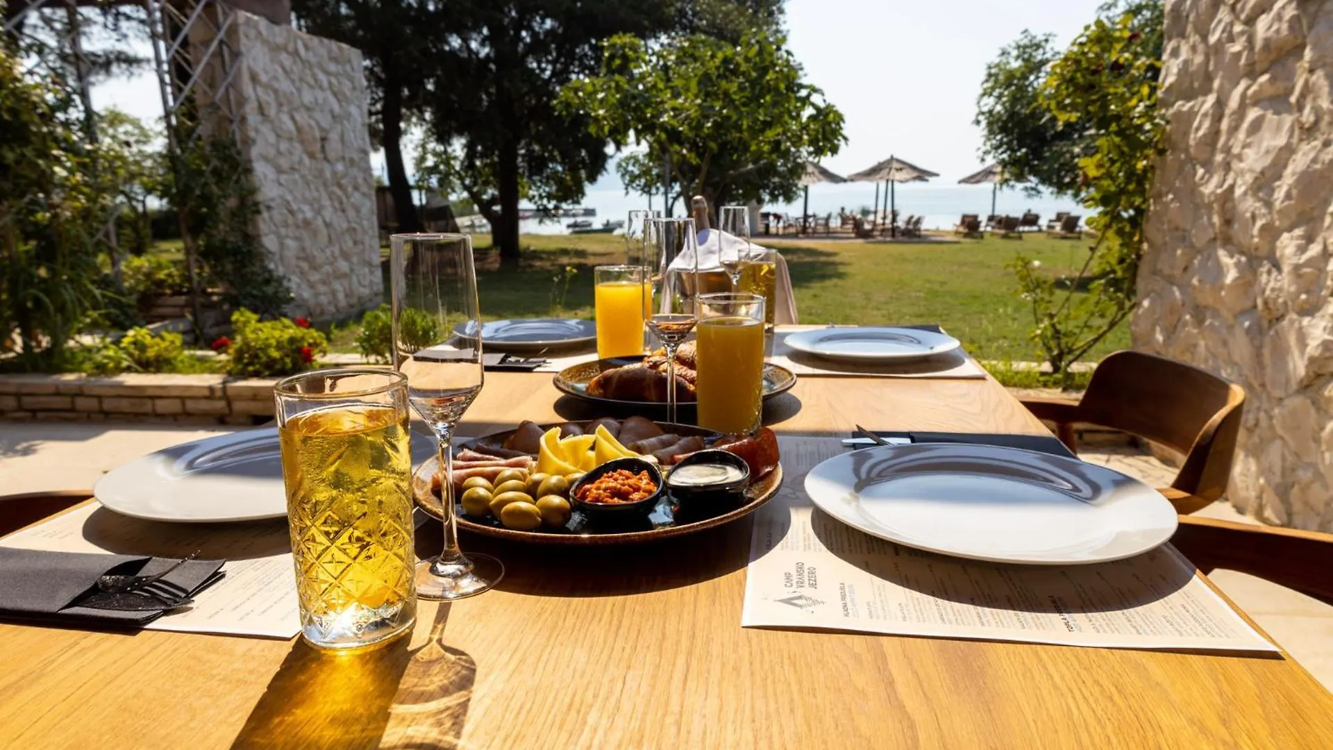 Camping Vransko Jezero - Crkvine Pakoštane Campingplatz